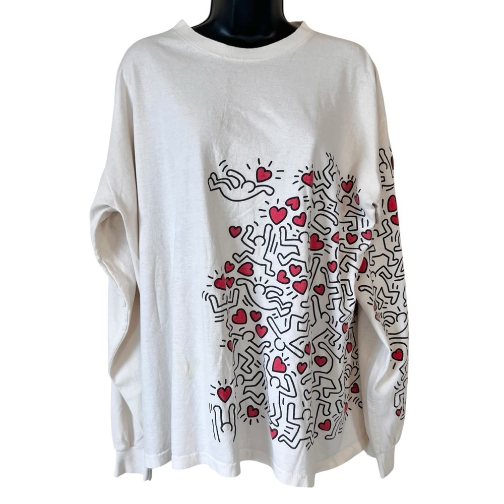 Vintage 90’s Keith Haring Manpower Heart
Long Sleeve T-Shirt
